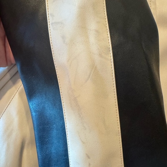 ✨ Anthropologie Varsity Bomber Jacket – Cream & Black ✨
Size Small - Picture 2 of 7